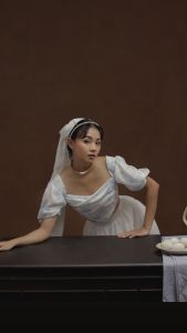 Áo kiểu nữ tay phồng dáng ngắn The Country Ying Yang Top vải hoa xanh