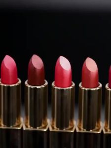 Son môi mờ cho sinh viên tiệc tùng bộ son bóng không dính cốc son dưỡng ẩm bóng mịn màu nude có thể tùy chỉnh