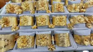 Trang Sức Dubai 24k Hoa Mạ Vàng Vòng Tay Lớn Bộ Trang Sức Nhẫn Cưới Cô Dâu Phong Cách Dân Tộc