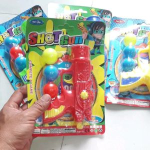 Một cái mô hình Súng_Bắn banh bằng nhựa an toàn cho bé