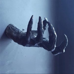 Halloween Decorative Gothic Witchs Hand Statues Creative Resin Ornament Aesthetic Wall Keys Hanging Rack Bag Hangers Wall Art Sculptures Home Decor