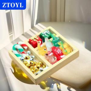[COD] ZTOYL โมเดลต้นไม้แขวนขนาดเล็ก1เซ็ตกล่องของขวัญคริสมาสต์ลูกกวาดหลากสีอุปกรณ์ตกแต่งตุ๊กตาสำหรับตกแต่งวันหยุด