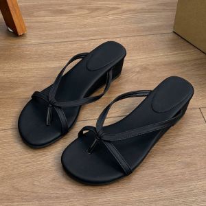 [Free Shipping] Unique WomenS Summer Flip-Flops For Outdoor Wear 2026 New Model Wedge Heel Thin Strap Suitable For Pairing With Skirts Silver Beach Sandals