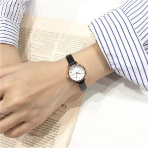 Đồng Hồ Nữ Chính Hãng Ulzzang TD5 Dây Da Cao Cấp Phong Cách Thời Trang Retro Vintage Nữ Tính Đẹp Giá Rẻ
