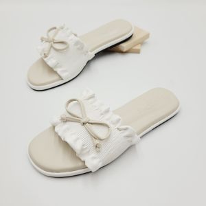รองเท้าแตะทรงสวม สายคาดหน้าระบายแต่งโบว์ รุ่น K5646 (แนะนำเพิ่ม 1 ไซส์)