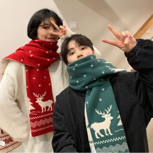 DGJKF ผ้าพันคอหญิง สีแดงเเดง กวางกวาง ตูดฟู ผ้าพันคอถักขนสัตว์ หนาขึ้น ผ้าพันคอขนแกะ ผ้าพันคอแคชเมียร์ฤดูหนาว ผู้หญิง/ผู้ชาย