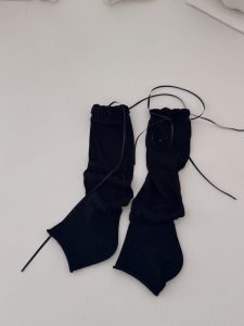 Thin foot socks with a ballet style bow sun-stacked socks with bubble edges Japanese-style white leg warmers