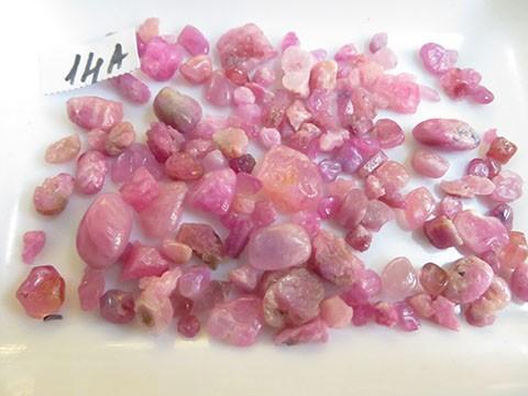 Đá Ruby hồng - đỏ vụn 14A