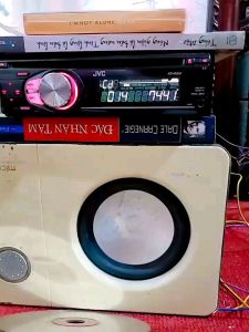 Máy phát nhạc kèm Amply  JVC KD-R306 . Tính năng Radio /AUX/Cd/ mp3 /WMA/ loại 1 din giành lắp chung cho tất các hãng xe.