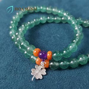 Vòng tay Thạch Anh Dâu Xanh cây size hạt 6.8 li kiểu quấn 2 vòng phối charm bạc cỏ 4 lá đính đá bánh xe cẩm thạch huyết thạch anh tím | Hoa Minh Gem