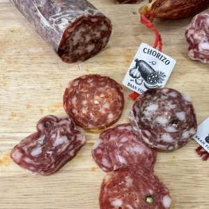 แพ็คสุ่ม – ซาลามีโฮมเมดนุ่ม 4 ชนิด (±800 กรัม) | เหมาะสำหรับแซนด์วิช พิซซ่า และชุดชาร์คูเทอรี  Baan Fostier หัวหิน