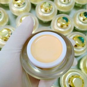 Kem Dưỡng Ẩm 9in1 Mờ Thâm Nám Nhân Sâm ngăn ngừa lão hóa da mịn hồng hào căng bóng se khít lỗ chân lông GIÚP MỜ THÂM-NÁM-TÀN NHANG Đồi mồI