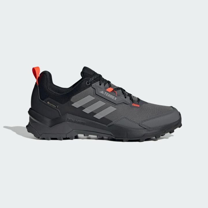 Sepatu gunung shop adidas goretex