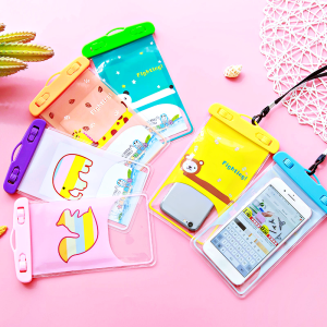 ซองกันน้ำ จอสัมผัส มีช่องถ่ายรูป ถุงกันนำ้ ซองกันน้ำโทรศัพท์ เคสกันน้ำ กระเป๋ากันน้ำ ใช้ได้กับมือถือทุกรุ่น คละลาย