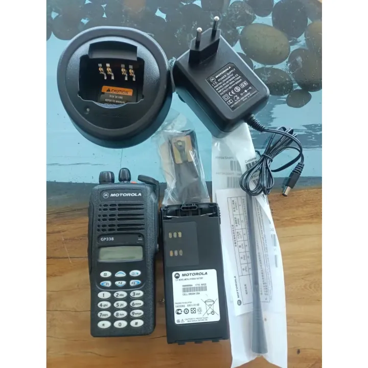REFURBISHED MOTOROLA GP338 UHF/VHF WITH NEW BATTERY+CHARGER WALKIE TALKIES