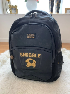 Tas sekolah anak  Ransel Migle Golden Football Zipper Black Senior Backpack -