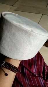 Pecic Putih Tulang Motif Bulu: Aksesoris Elegan untuk Acara Pesta
