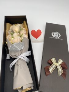 กุหลาบ วาเลนไทน์ วันแห่งความรัก จัดกล่องเป็นของขวัญ มีไฟปรับได้ 3 ระดับ สินค้าพร้อมส่งจากไทย