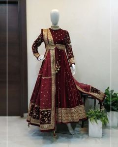 [PRE-ORDER] SEMISTITCHED VELVET ANARKALI SUIT {ETA:2025-12-31}