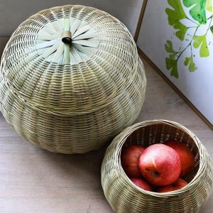 JAV5134 เรโทร ใช้งานได้จริง น้ำหนักเบามาก โต๊ะขนมปังอาหาร ทนทานต่อการใช้งาน ทนต่อการสึกหรอ ถาดหวายหวาย ตะกร้าใส่ของ พร้อมฝาปิด กล่องหวายใส่ของ