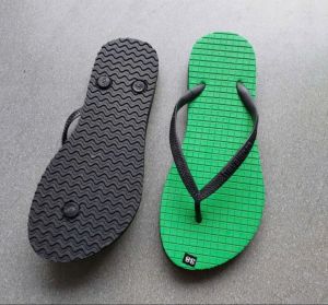 dép xỏ ngón nữ đế có lớp tẩy cao su chống trượt quai dẻo bền nền xốp mềm mang êm chân size từ 35-39.