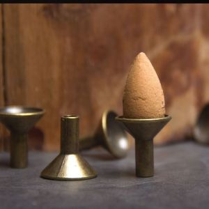 MKEB ของเก่าแบบโบราณ ที่ใส่ธูปแบบไหลย้อนกลับ งานฝีมืออัลลอยด์ หัตถกรรมหัตถกรรมหัตถกรรม ฐานน้ำหอมแบบไหลย้อนกลับ เครื่องประดับเครื่องหอม เล็กๆน้อยๆ ที่ใส่เครื่องหอมขนาดเล็ก ของขวัญสำหรับเด็ก