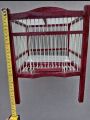 Lồng tắm chim khuyên. Có khay nhôm đựng nước tắm. khung gỗ. Nan cáp quang. Kích thước 33x33x25cm. Màu nâu đỏ. 