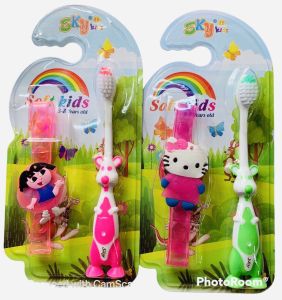 Bàn chải đánh răng trẻ em SKY tặng kèm đồ chơi