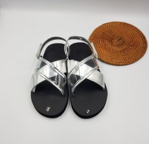 Sandal quai chéo  size nữ A9 bạc + trong suốt