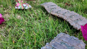 Hoa đu treo cây đồ thủ công bằng nhựa thông bức tượng nhỏ trang trí hoàn hảo cho trong nhà ngoài trời Tabletop Kệ cảnh quan hiển thị