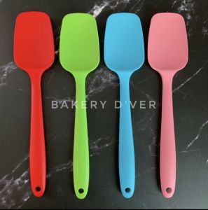 มี 2 ขนาด: 21cm (หนัก 40g) และ 27cm (หนัก 90g)