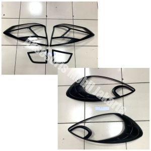PAKET / SATUAN GARNISH HITAM BELAKANG MOBILIO LAMA NON RS LIST HITAM LAMPU UTAMA MOBIL MOBILIO OLD NON RS\nPAKET / SATUAN GARNISH HITAM BELAKANG MOBILIO RS LIST HITAM LAMPU UTAMA MOBIL MOBILIO RS