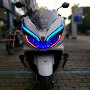LAMPU ALIS DRL FLEKSIBEL HONDA PCX 150  160 PNP SIAP PASANG BONUS DEMON EYE BERKUALITAS TIDAK BERBINTIK HONDA PCX 160 SIAP PASANG LAMPU SEIN LAMPU SENJA SIAP PASANG