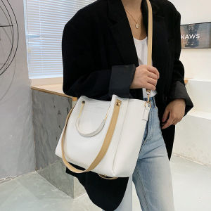 กระเป๋าสตรีใหม่กระเป๋าถือขนาดใหญ่กระเป๋าผ้าดิบกระเป๋าคล้องไหล่อินเทรนด์กระเป๋าใต้วงแขนสไตล์ตะวันตกแบบทันสมัย