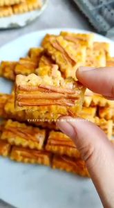 Cetakan Kastengel Jumbo Bentuk Kotak Rigi Lubang 20