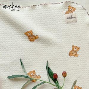 Chăn cho bé Mochee gấu teddy 90x120cm mền đắp chất lụa cotton cho trẻ 0M+ - Monnie Kids