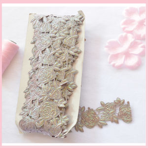 [PER ROLL] Renda mawar besar bahan satin - Silver-gold lebar 5 cm