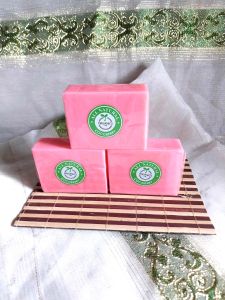 ALL NATURAL(ORGANICS) COCOBERRY WHITENING SOAP - 135 Grams (3 Pcs.)