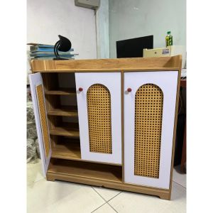 Tủ giày gỗ 3 cánh 1 ngăn cửa phối mây 90x90x30cm. Tủ gỗ 3 cánh hiện đại để giày dép đồ dùng gia đình trang trí nối thất Decor phòng đa năng. Gỗ MDF phủ Metamin cao cấp. Lắp ráp đơn giản