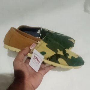 Rz470store/Waka70army/slip-on hijau army/hijau army coklat susu/slip-on pria dan wanita/ Waka70pria dan wanita/ Waka70 terbaru.