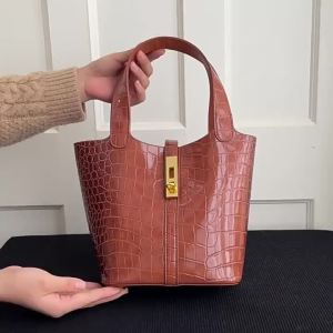 New bucket bag simple and elegant handbag niche basket bag European and American retro stone-patterned handbag
