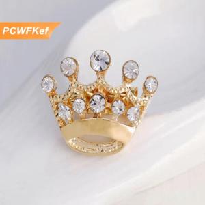 【PCWFKef】 Phụ kiện cá tính thạch vương miện trâm cài cutouts retro sáng tạo pins phù hợp với người đàn ông thời trang