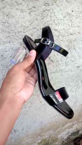 Sandal Heels kaca tinggi 7 cm Tali L Warna Hitam