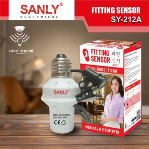 Fitting Lampu Sensor Cahaya Otomatis Sunly SY-212A Original