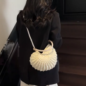 Women Beach Bag Fashion Crossbody Bag Trendy Shoulder Bag Seashells Bag Conch Handbag Handwoven Messenger Bag for Daily