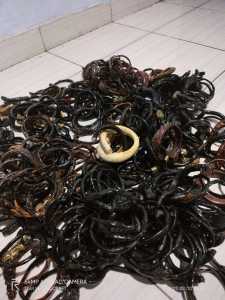 gelang akar bahar lentur merah Kristal tembus cahaya minimalis size kantoran gelang akar bahar merah