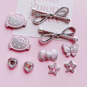 หัวเข็มขัดรองเท้ารูปแมวทรงโบว์สีเงิน Hello Kitty 10ชิ้น เซ็ตสำหรับรองเท้าอุดตันรองเท้าแตะถอดออกได้ลายการ์ตูนน่ารักเป็นของขวัญ