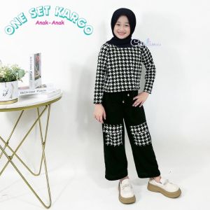CARLINA – One Set Kargo Baju Dan Celana Cargo Anak 2-13 Tahun Motif Houndstooth