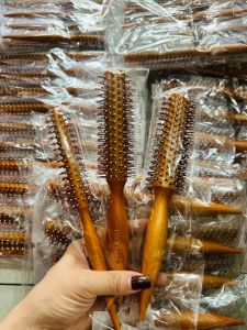 Lược tròn lược sấy tóc cán gỗ LOẠI KHÔNG LÔNG