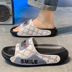 ความรู้สึกเหยียบอึสุดพิเศษรองเท้าแตะผู้ชายแบรนด์เฉพาะกลุ่มสำหรับกลางแจ้งฤดูร้อนพื้นนุ่มกันลื่นเหมาะสำหรับชายหาดและกีฬา